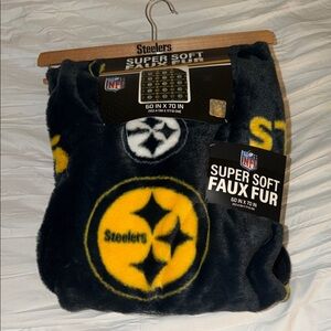 NFL Pittsburgh Steelers Super Soft Faux Fur Throw Blanket - Black & Yellow